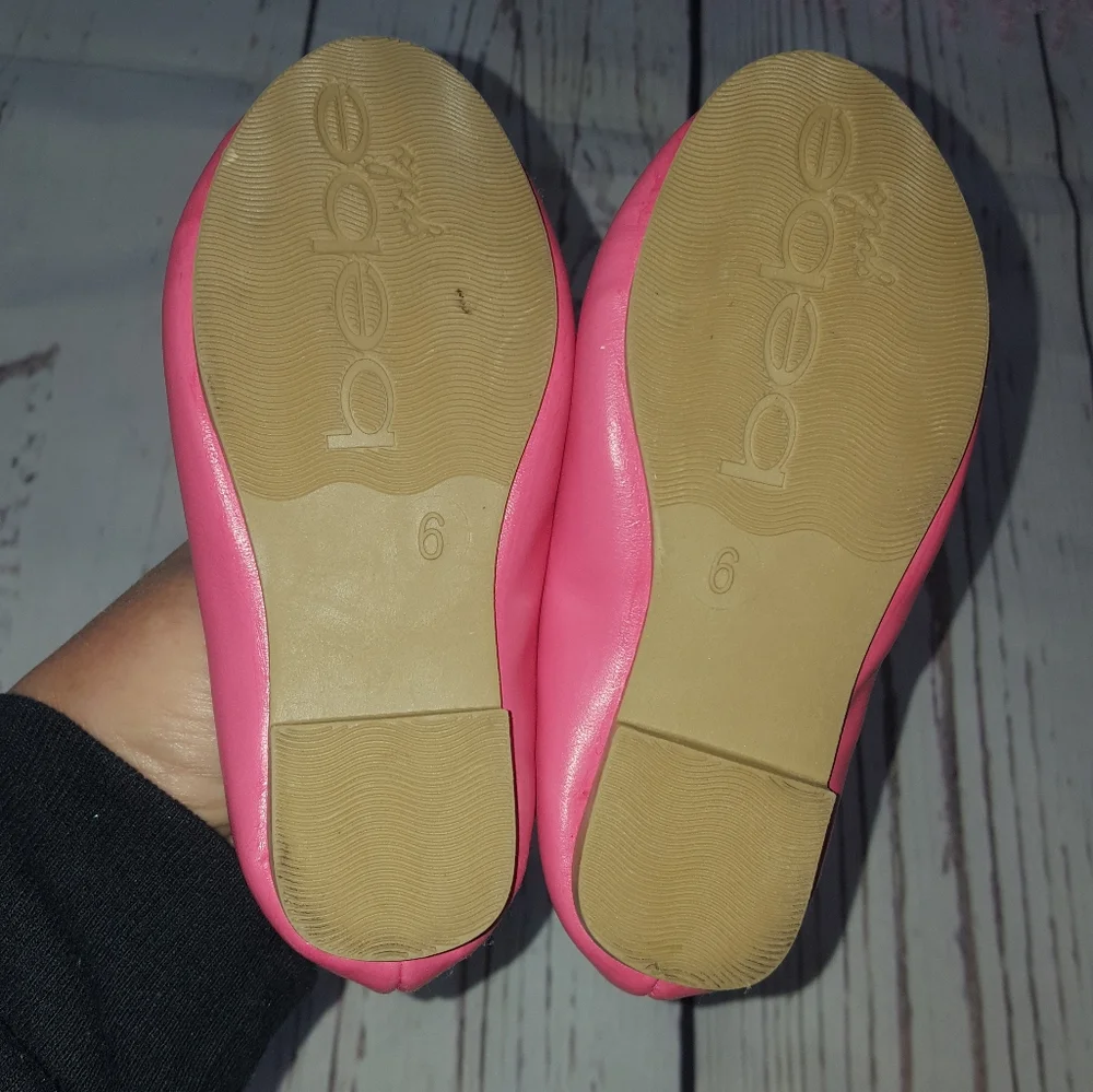 Girls size 6 Bebe slip on flats EUC